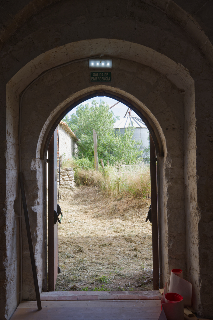 Puerta reglar de acceso al claustro del monasterio de Palazuelos